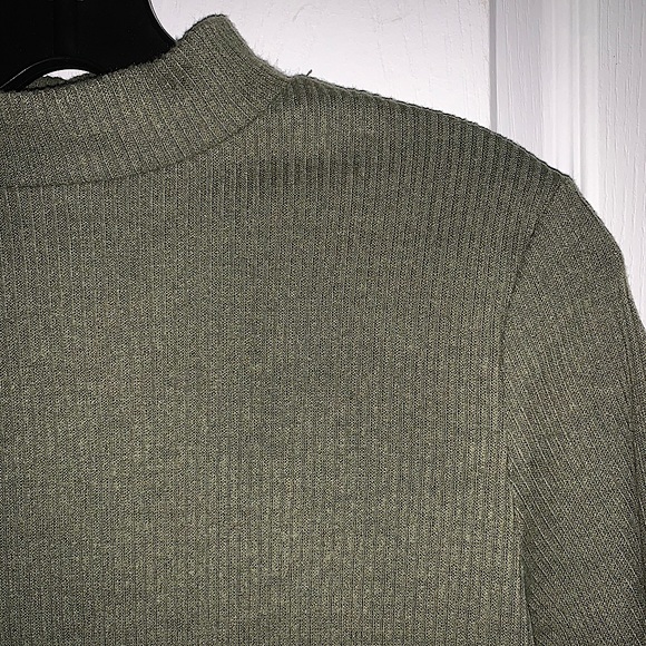 Ribbed Mockneck Tee - Picture 2 of 2
